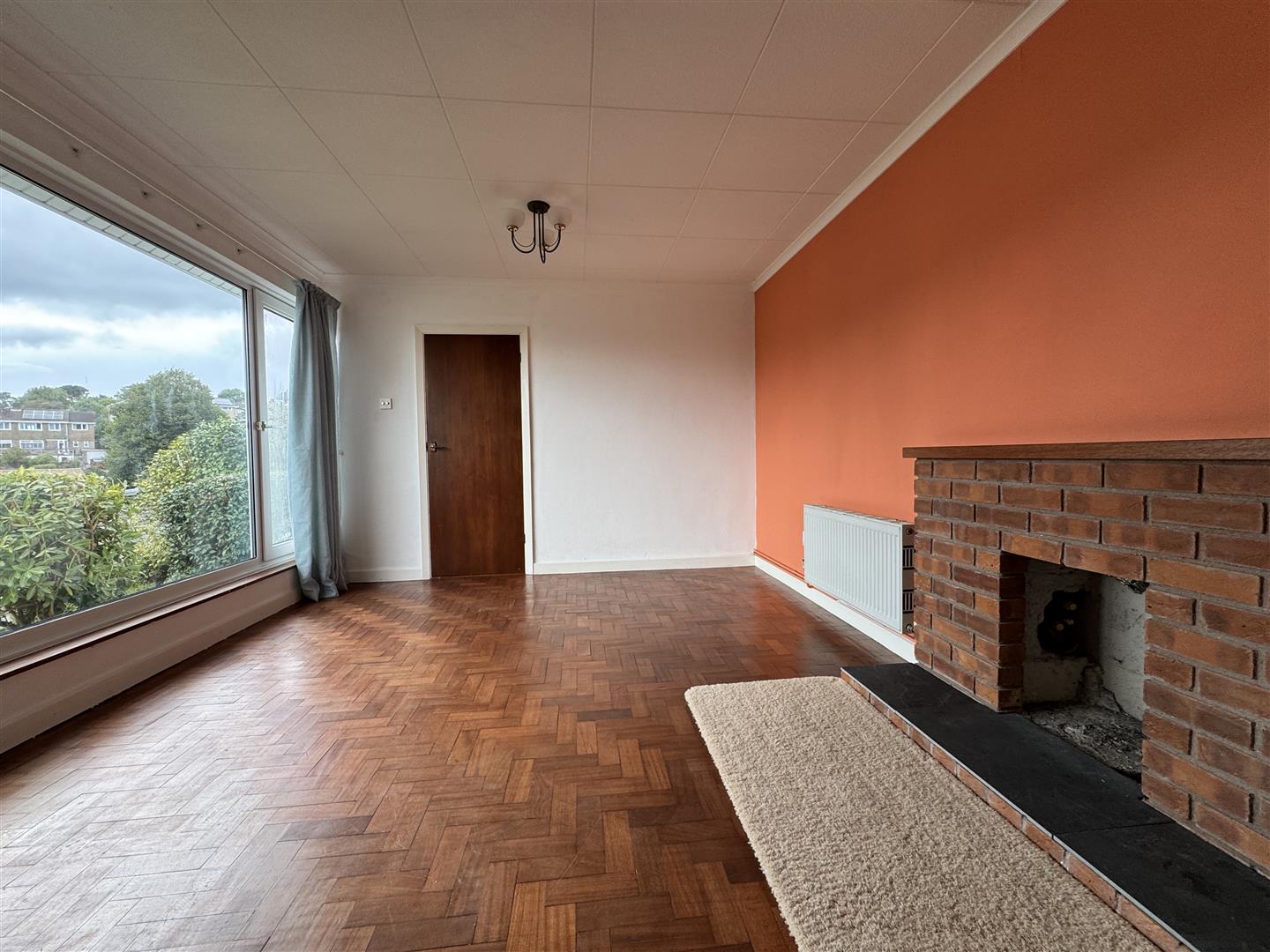 2 bed property in Upland Crescent, Truro